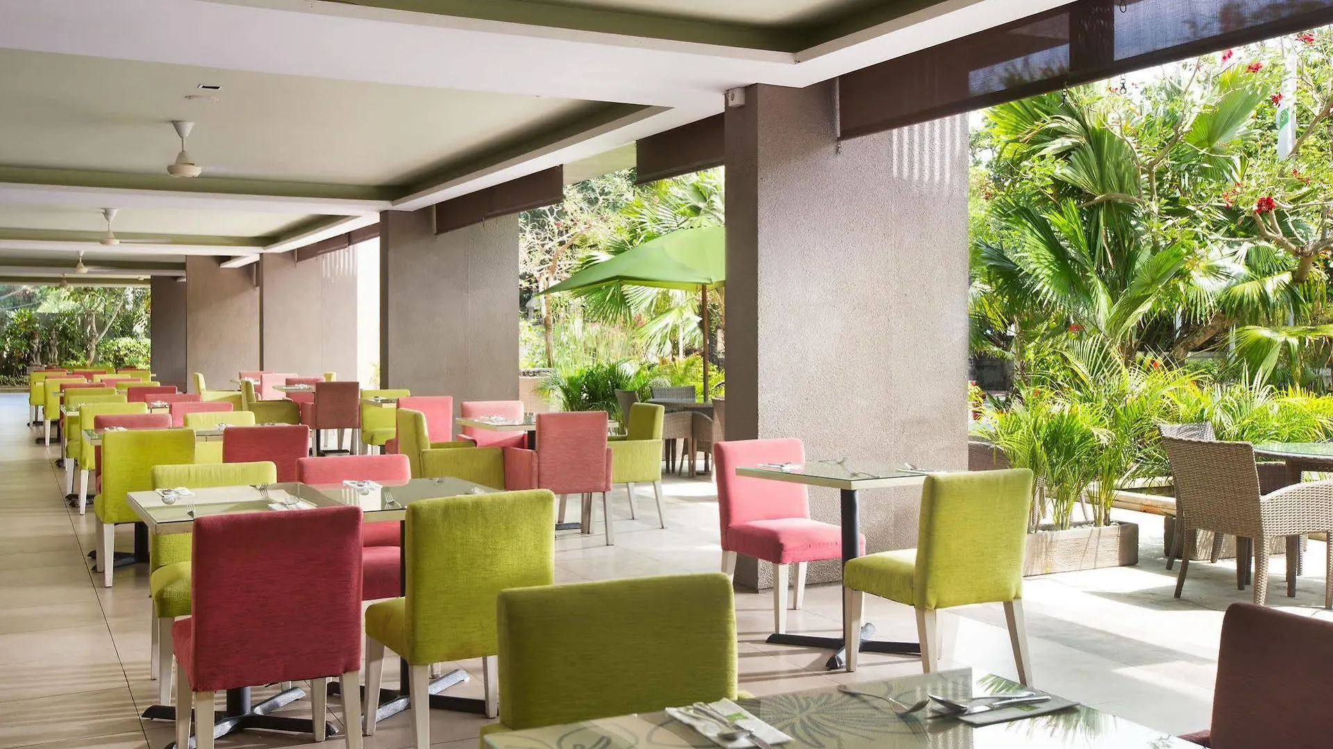 Отель Ibis Styles Bali Benoa Нуса-Дуа 4*,  Индонезия